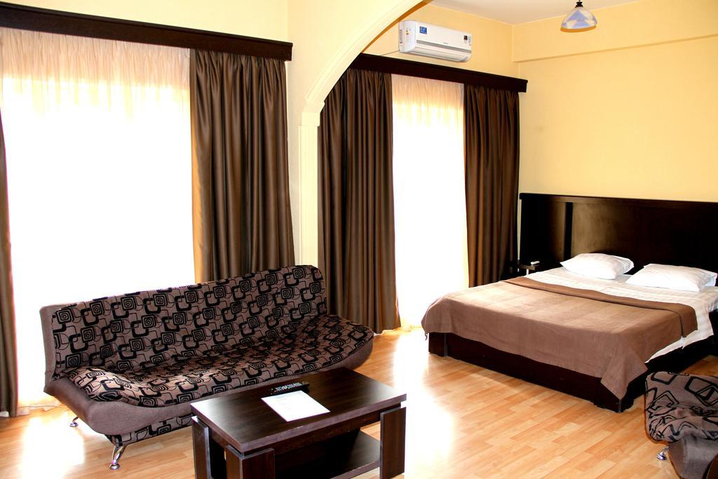 Avenue Hotel Tbilisi Rum bild
