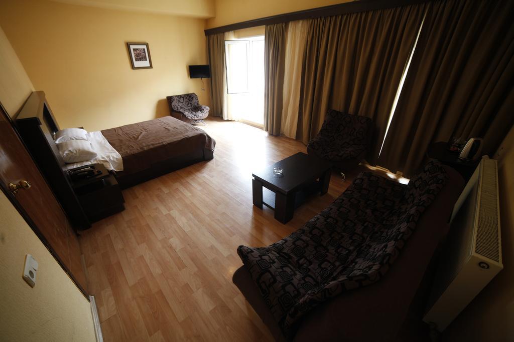 Avenue Hotel Tbilisi Rum bild