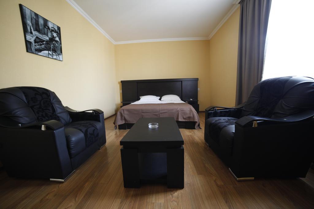 Avenue Hotel Tbilisi Rum bild