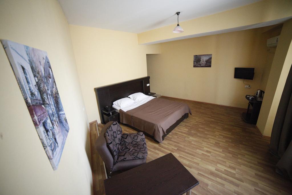 Avenue Hotel Tbilisi Rum bild