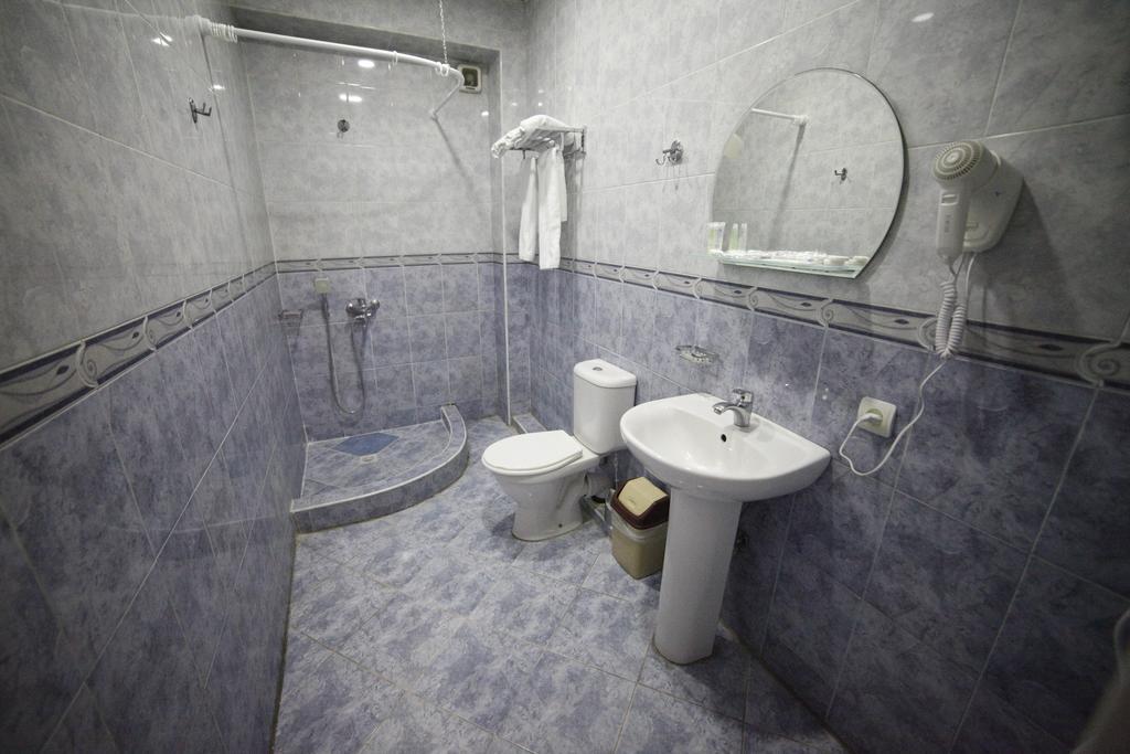 Avenue Hotel Tbilisi Rum bild
