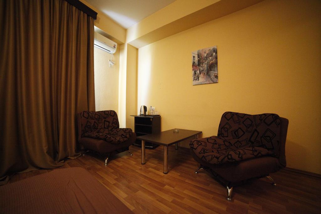 Avenue Hotel Tbilisi Rum bild