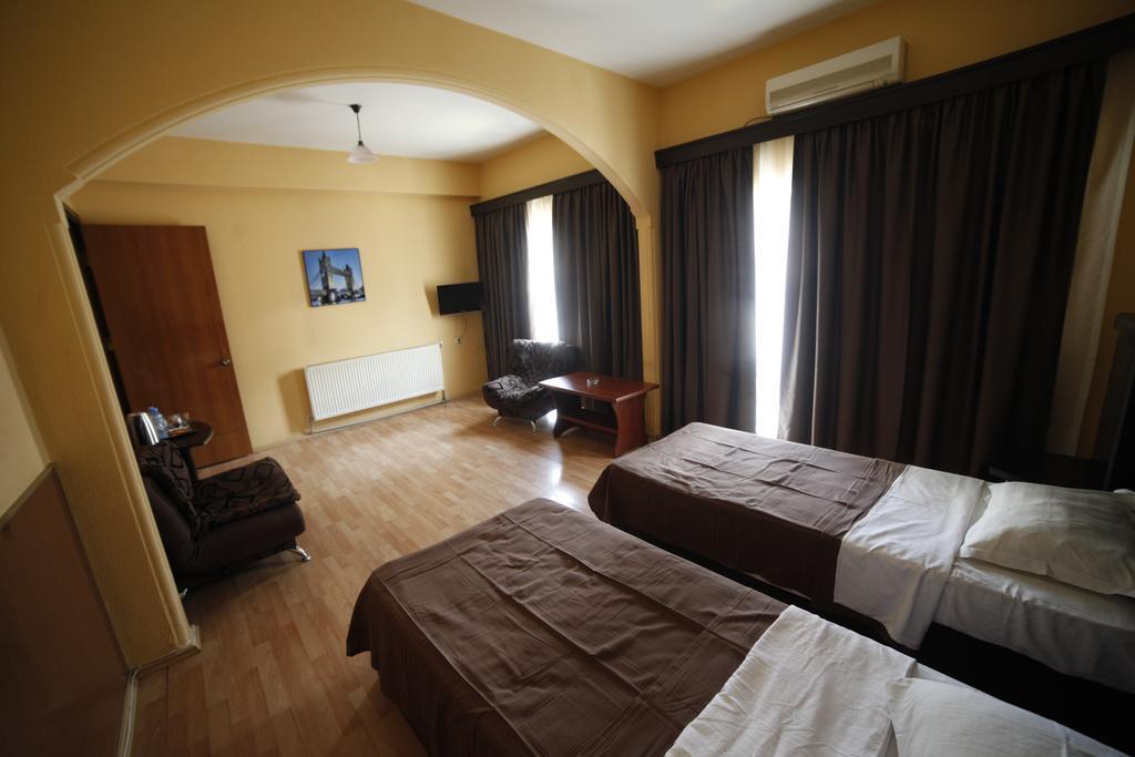 Avenue Hotel Tbilisi Rum bild
