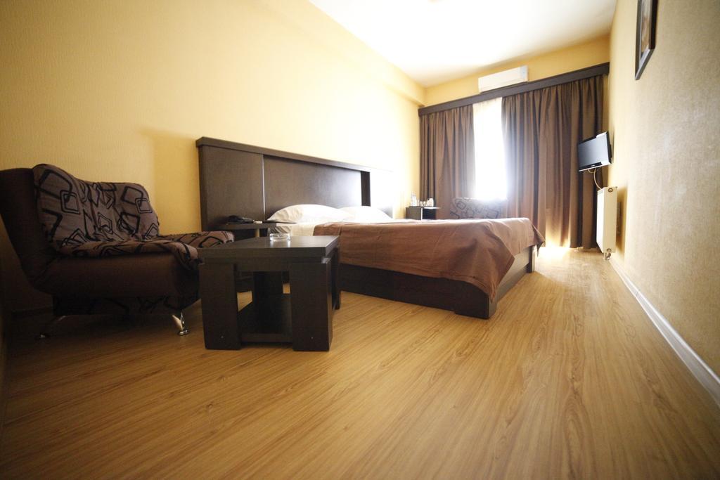 Avenue Hotel Tbilisi Rum bild