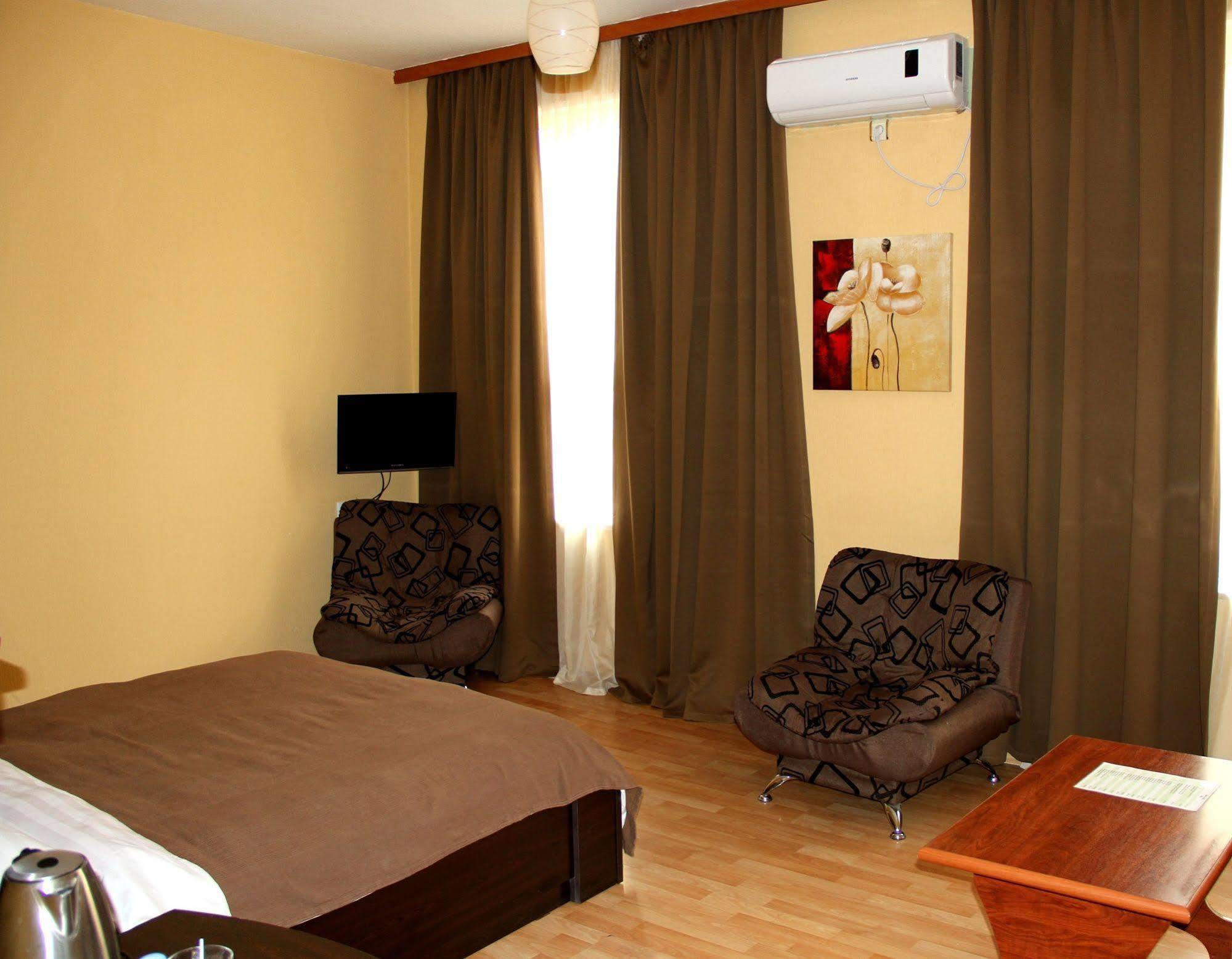 Avenue Hotel Tbilisi Exteriör bild